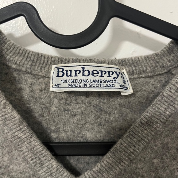 Burberry Vintage Wool V-Neck Sweater | Kids 4Y (Fits XXS-XS Adult) - Picture 2 of 3
